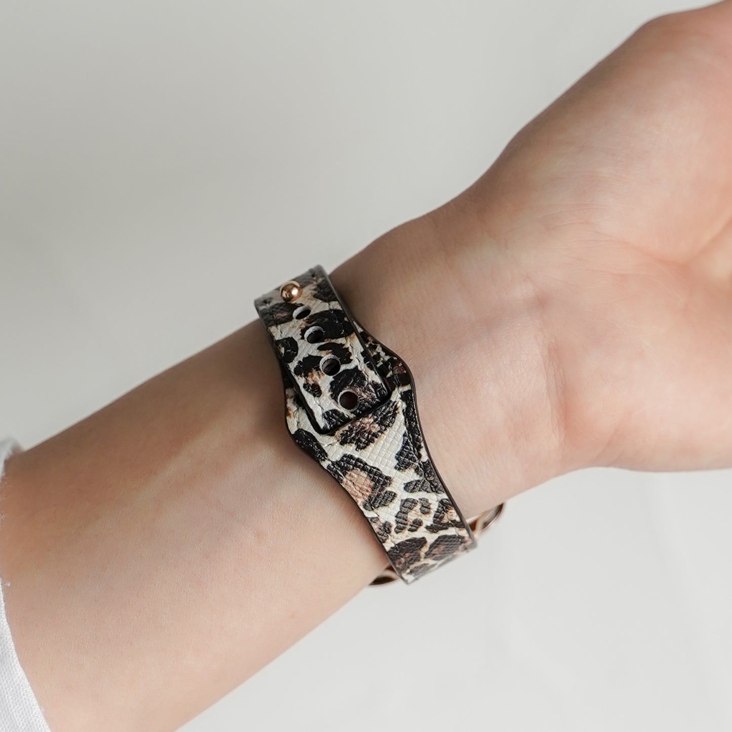 レオパード スリムレザー アップルウォッチバンド ヒョウ柄 Apple Watch ベルト