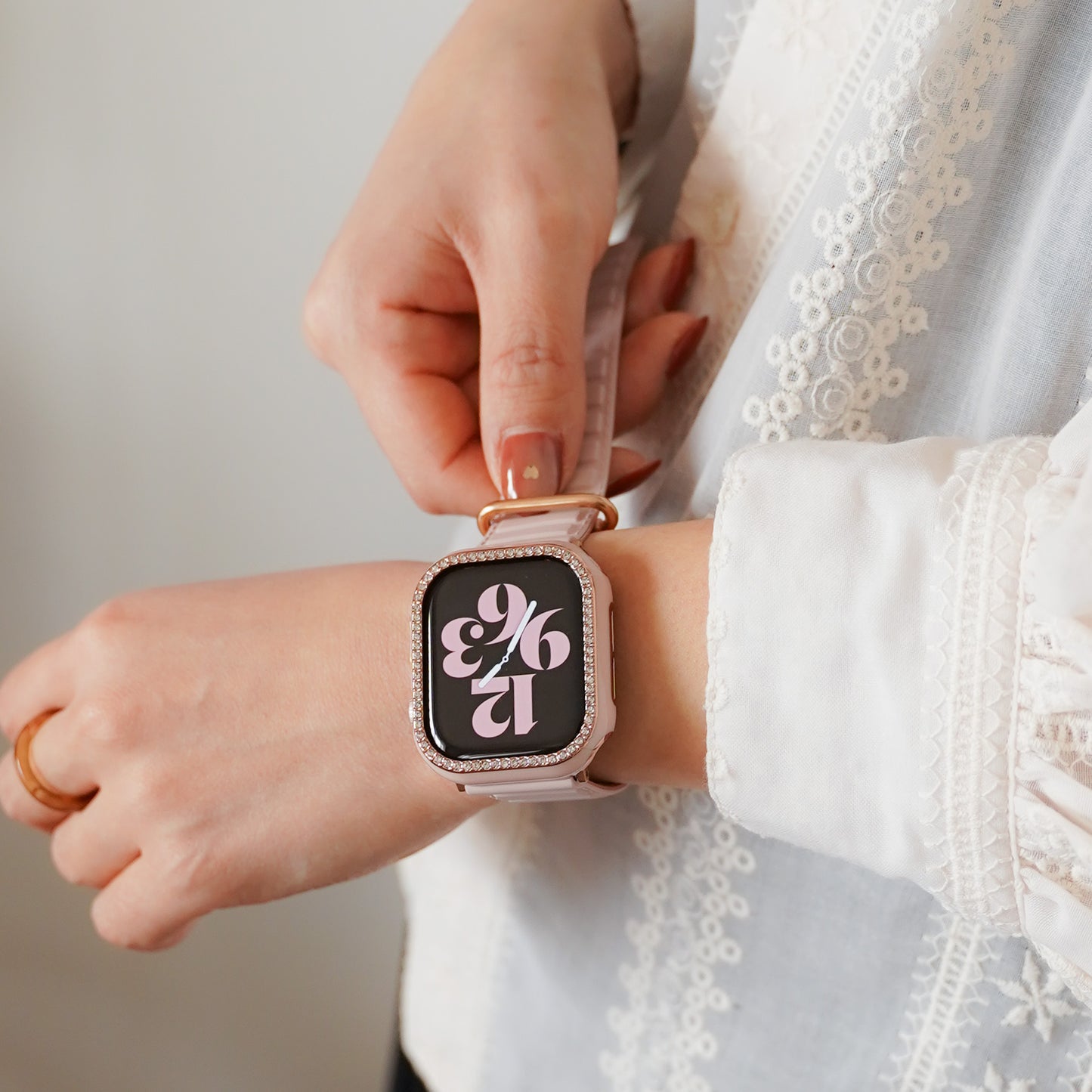 ローズゴールドライン×キラキラ ストーン 保護フレーム ガラスなし ハードタイプ アップルウォッチ ケース Apple Watch