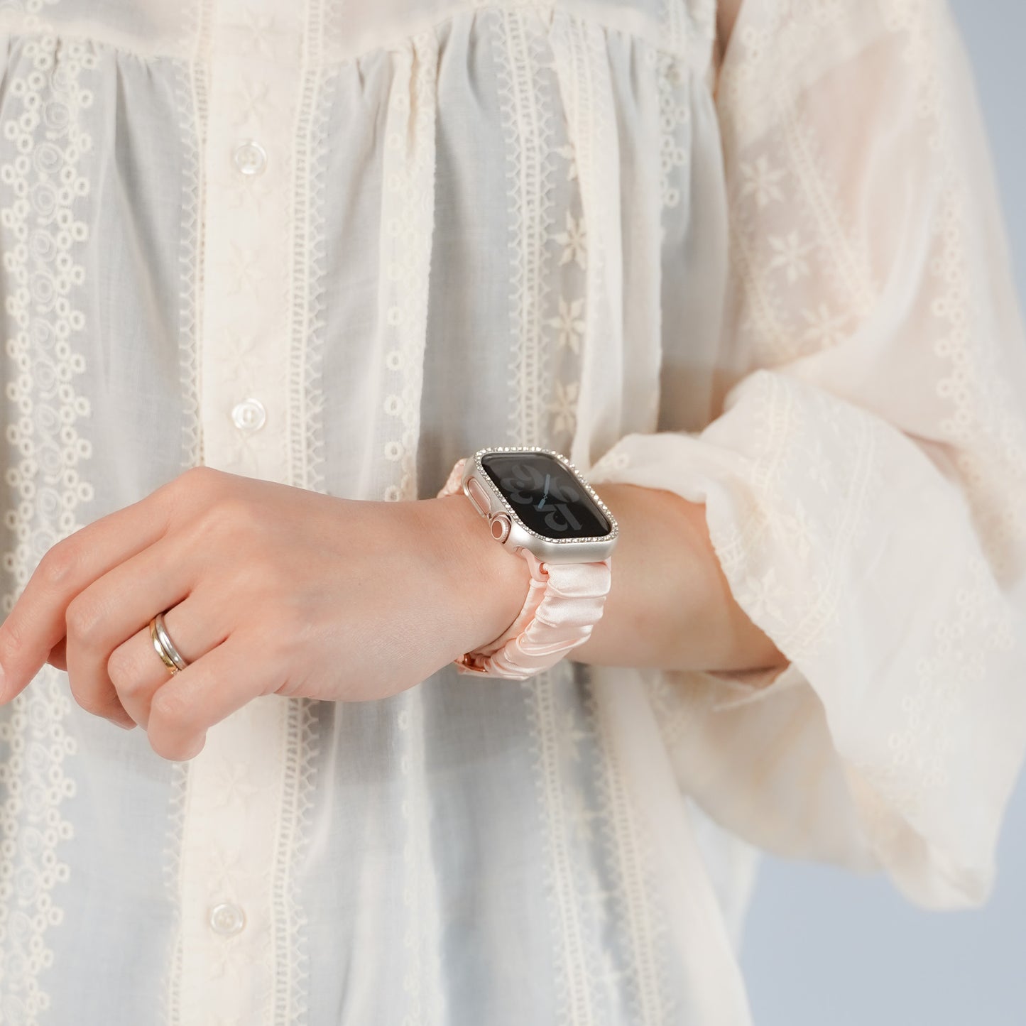 【NEW】シュシュ風 サテン アップルウォッチバンド Apple Watch ベルト