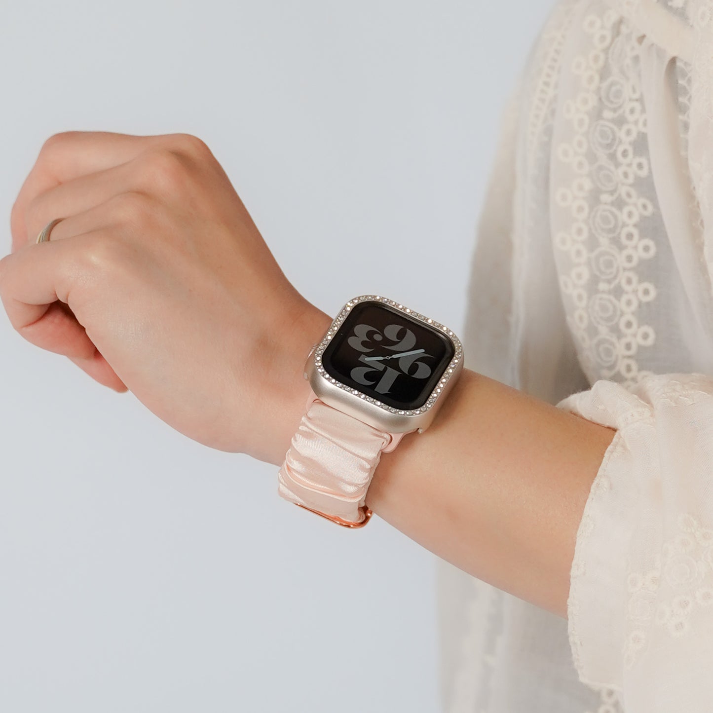 【NEW】シュシュ風 サテン アップルウォッチバンド Apple Watch ベルト
