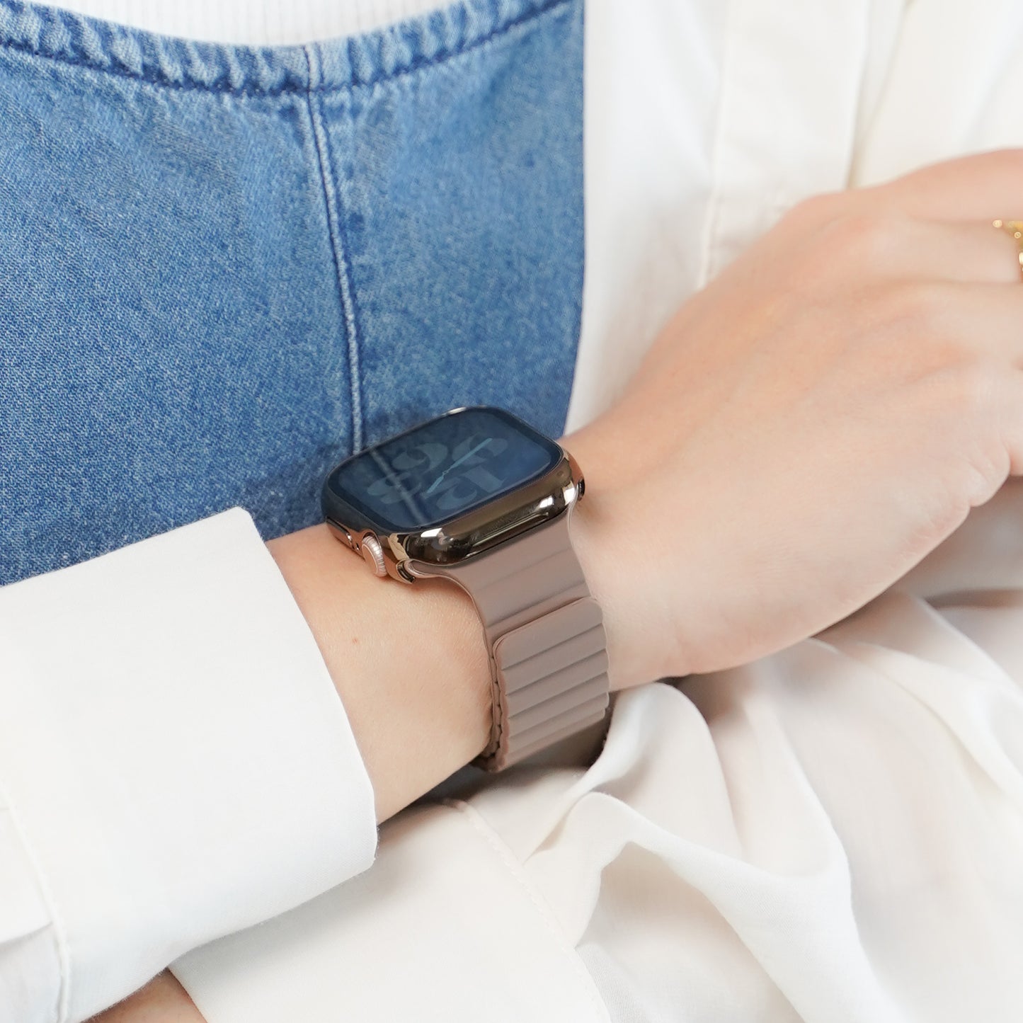 【NEW】マグネット オールシリコンループ アップルウォッチバンド Apple Watch ベルト