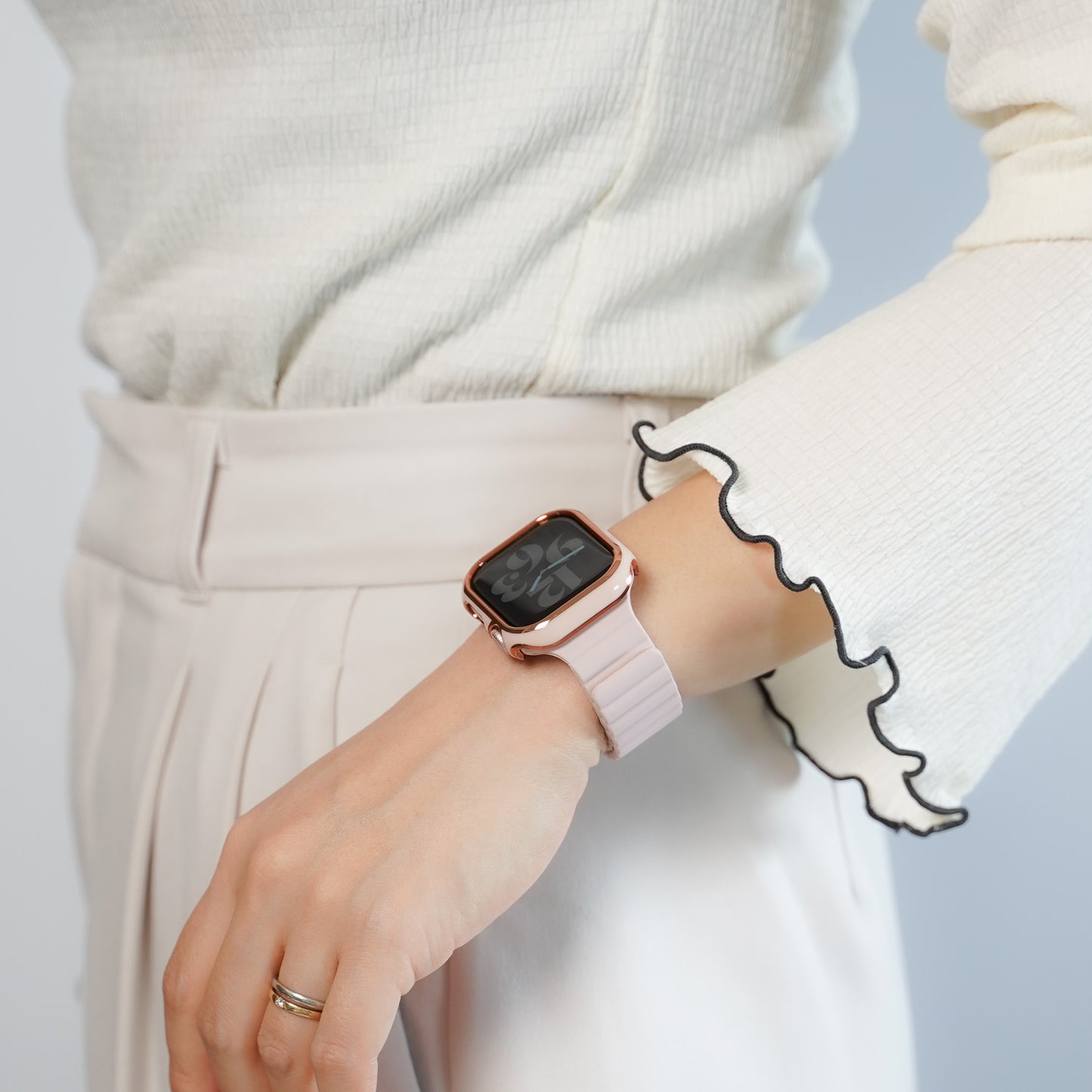 【NEW】マグネット オールシリコンループ アップルウォッチバンド Apple Watch ベルト
