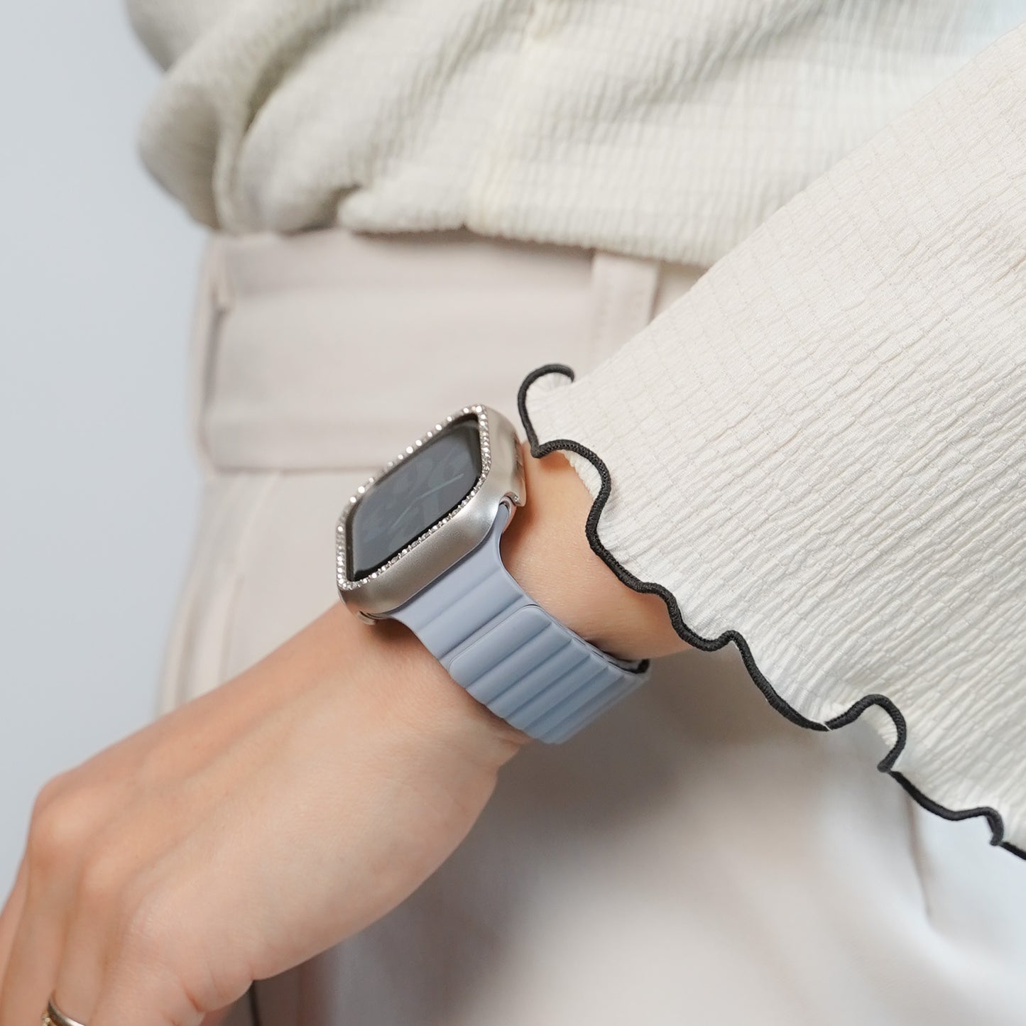 【NEW】マグネット オールシリコンループ アップルウォッチバンド Apple Watch ベルト
