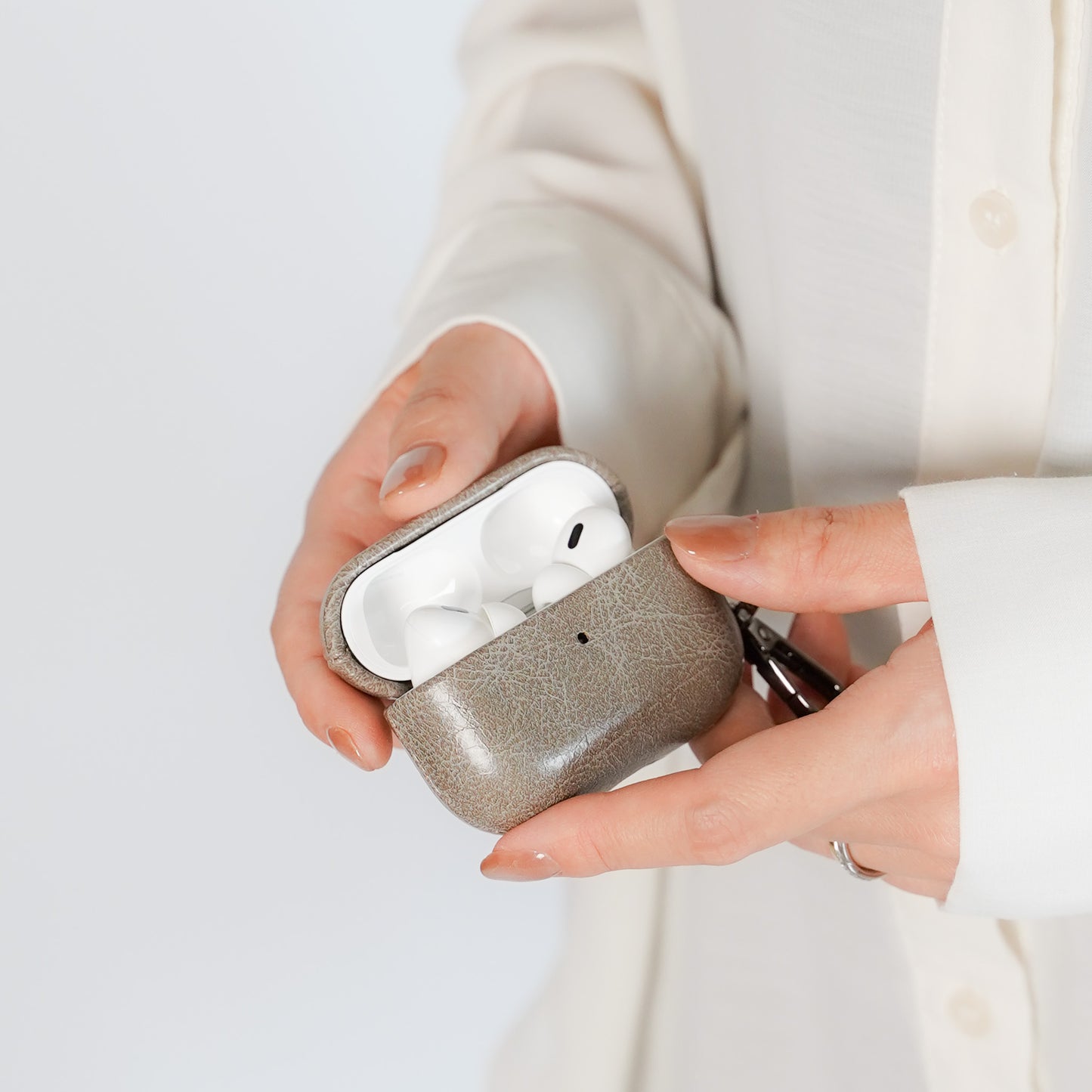 【NEW】レザー風 エアポッズケース AirPods カバー AirPods4 Pro2 case