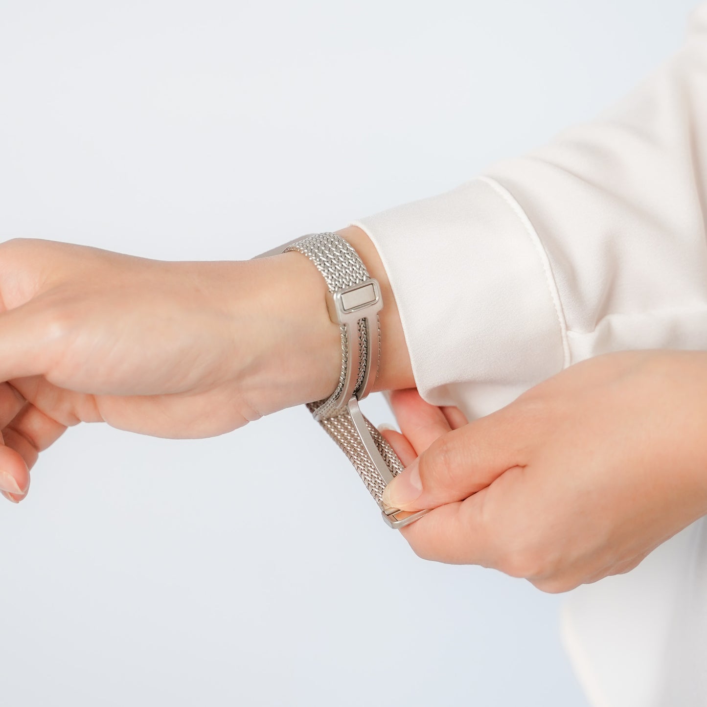 【NEW】マグネット ステンレススリム 三ツ折 アップルウォッチバンド Apple Watch ベルト