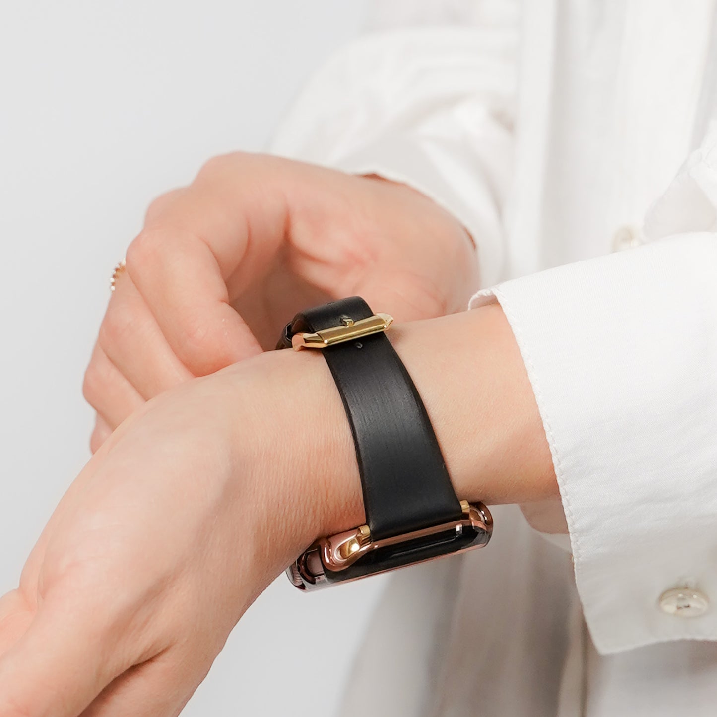 【NEW】レザー シルク調 アップルウォッチバンド Apple Watch ベルト