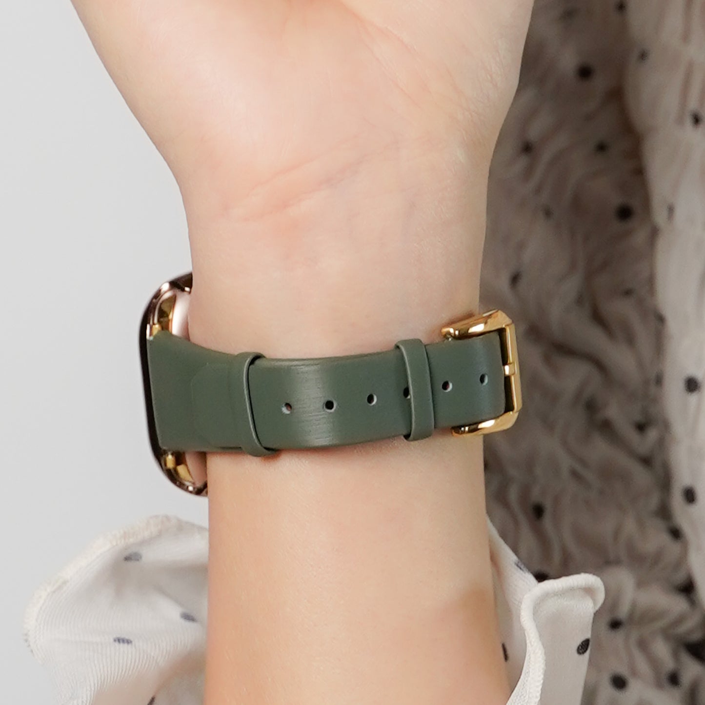 【NEW】レザー シルク調 アップルウォッチバンド Apple Watch ベルト