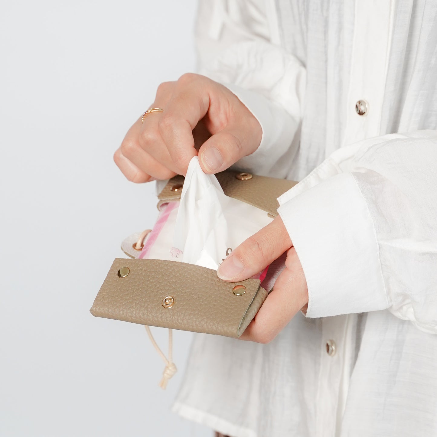 【NEW】ポケットティッシュケース 二つ折り レザー