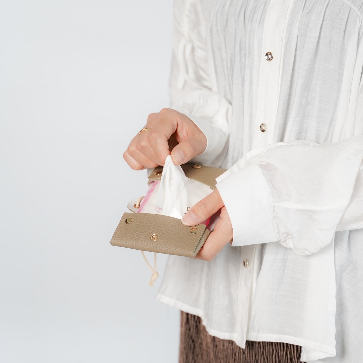 【NEW】ポケットティッシュケース 二つ折り レザー