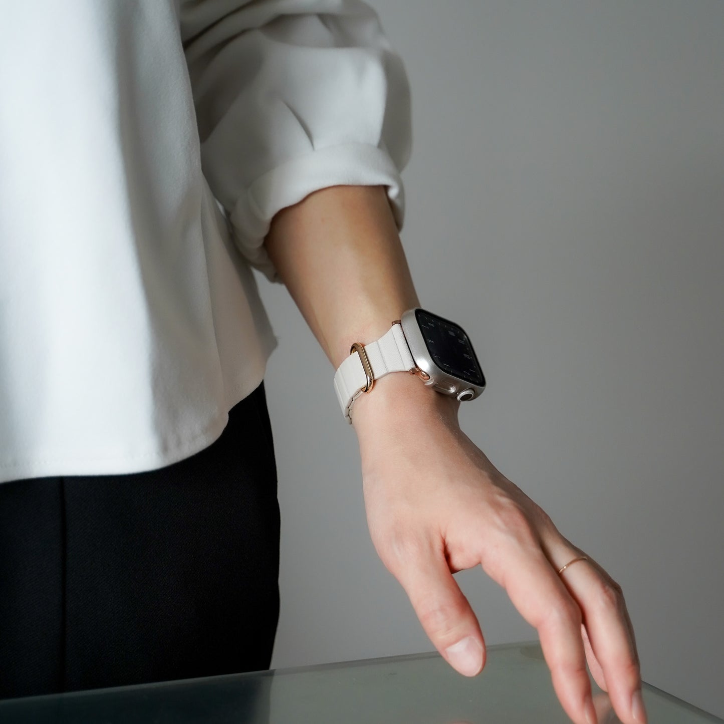 マグネット スリム レザー アップルウォッチバンド レザーループ Apple Watch ベルト
