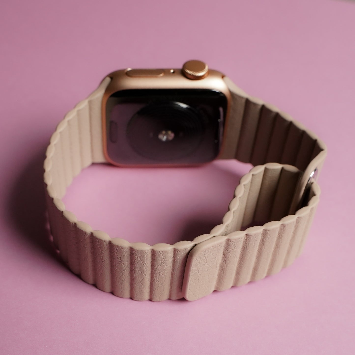 マグネット ループ レザー アップルウォッチバンド ユニセックス Apple Watch ベルト