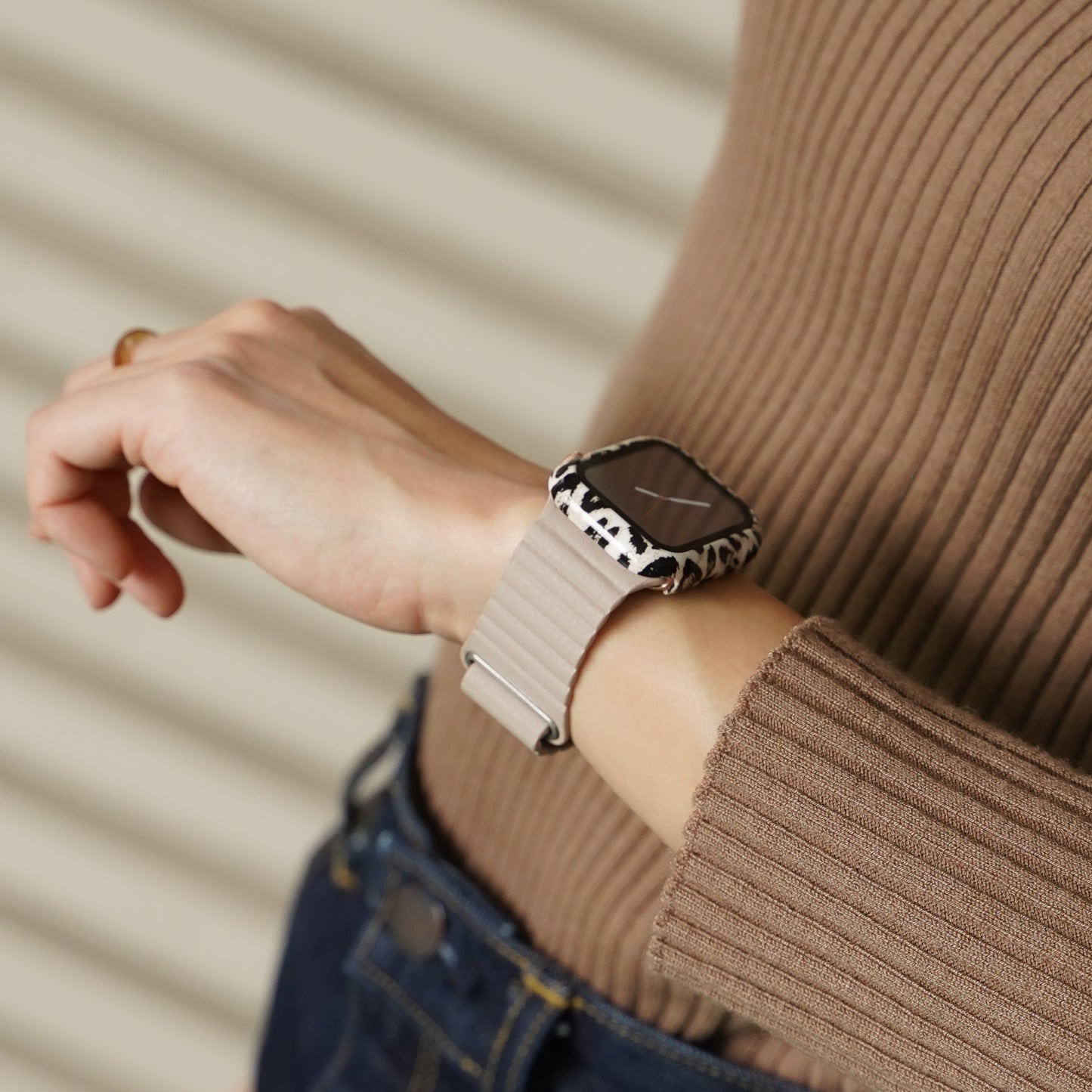 マグネット ループ レザー アップルウォッチバンド ユニセックス Apple Watch ベルト