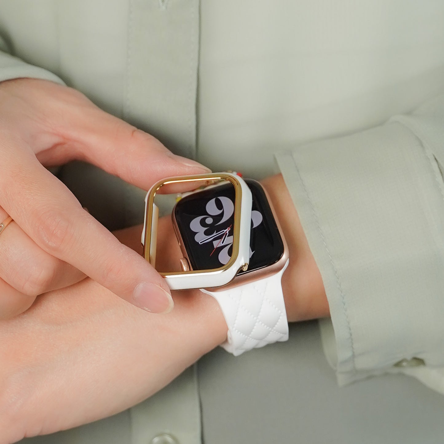 【NEW】ゴールドライン 保護フレーム ガラスなし ハードタイプ アップルウォッチ ケース Apple Watch