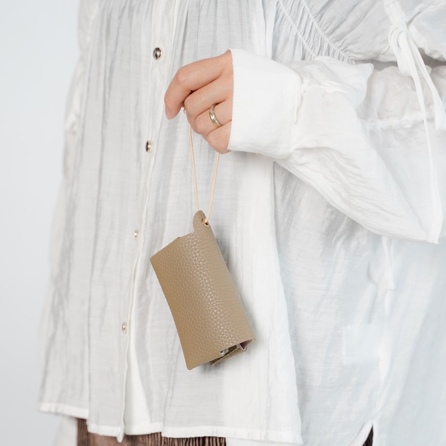 【NEW】ポケットティッシュケース 二つ折り レザー