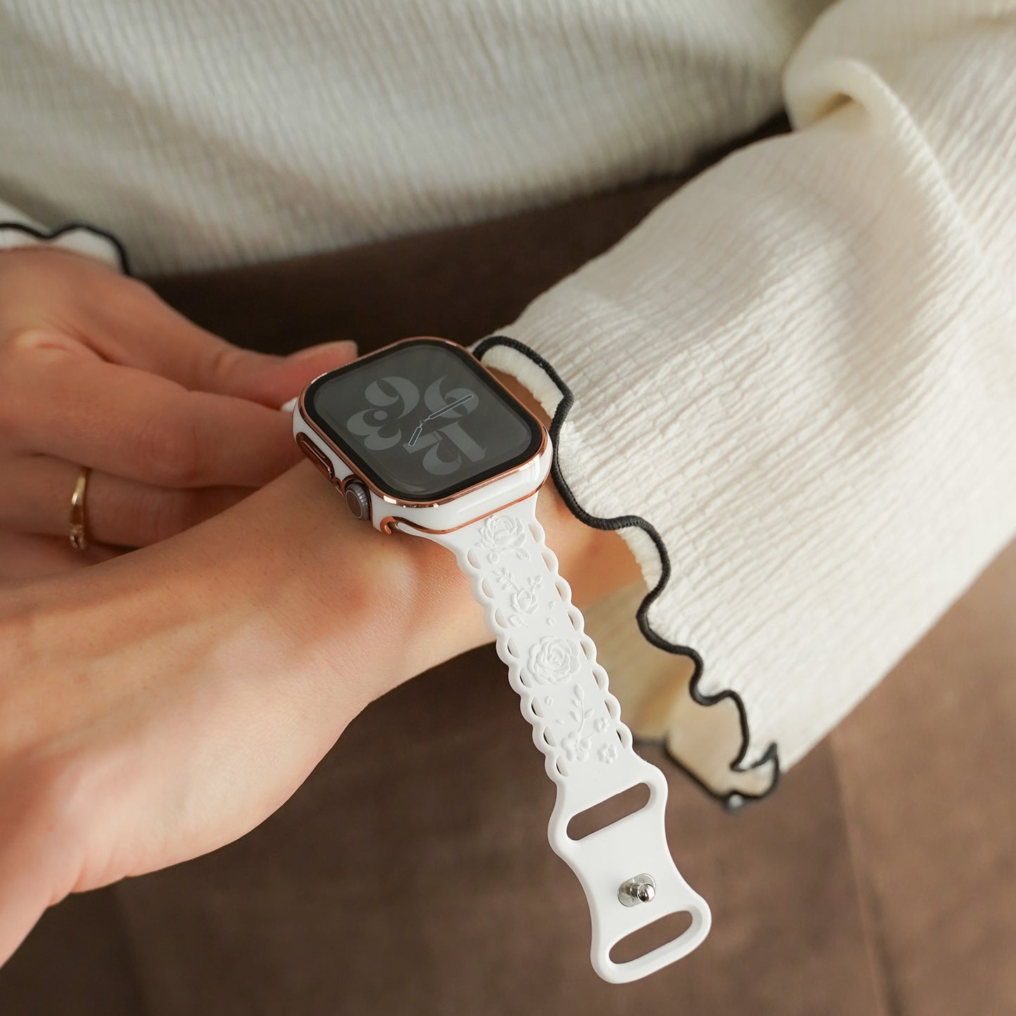 シリコン ローズ×フリル アップルウォッチバンド Apple Watch ベルト