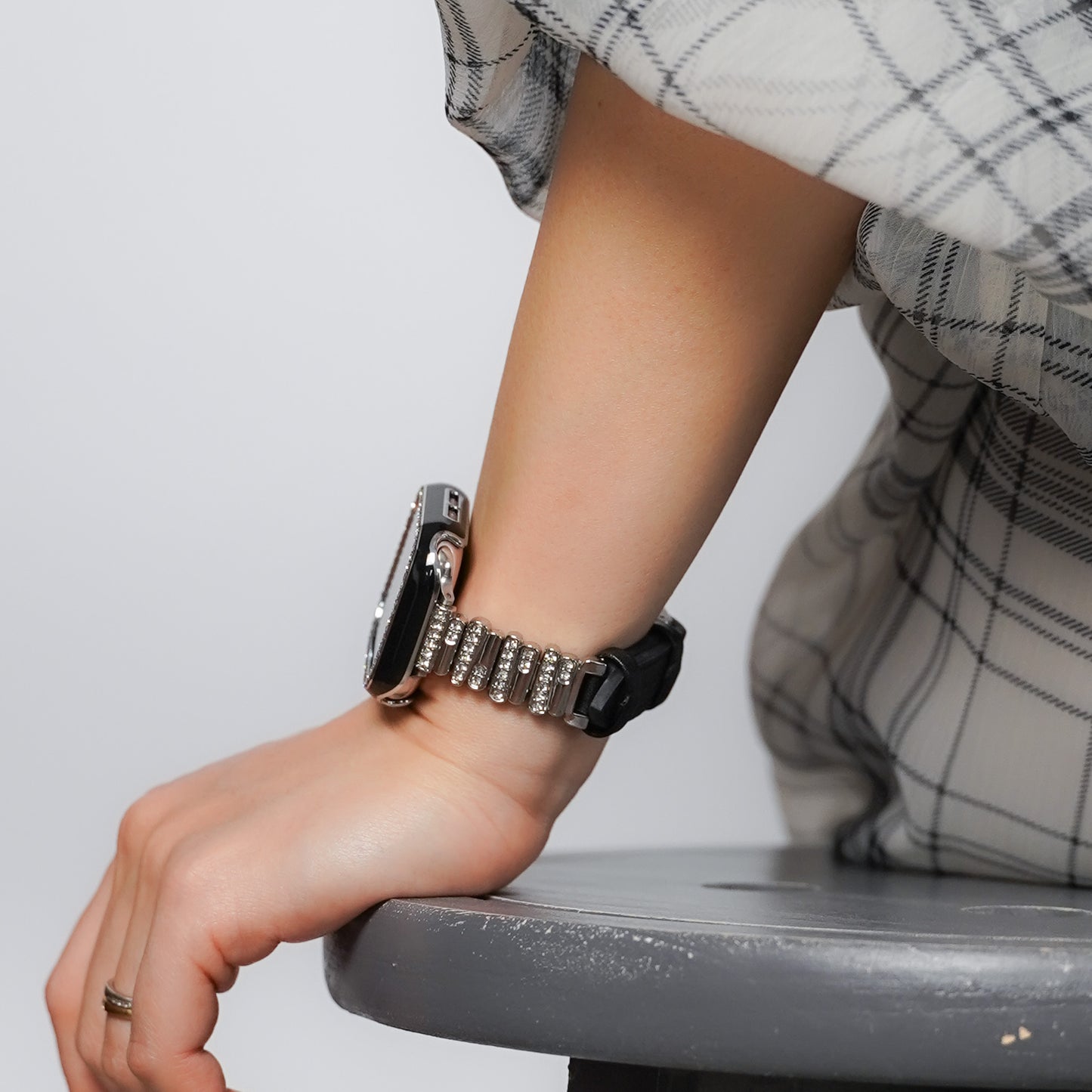 【NEW】ラインストーン スリムレザー アップルウォッチバンド Apple Watch ベルト