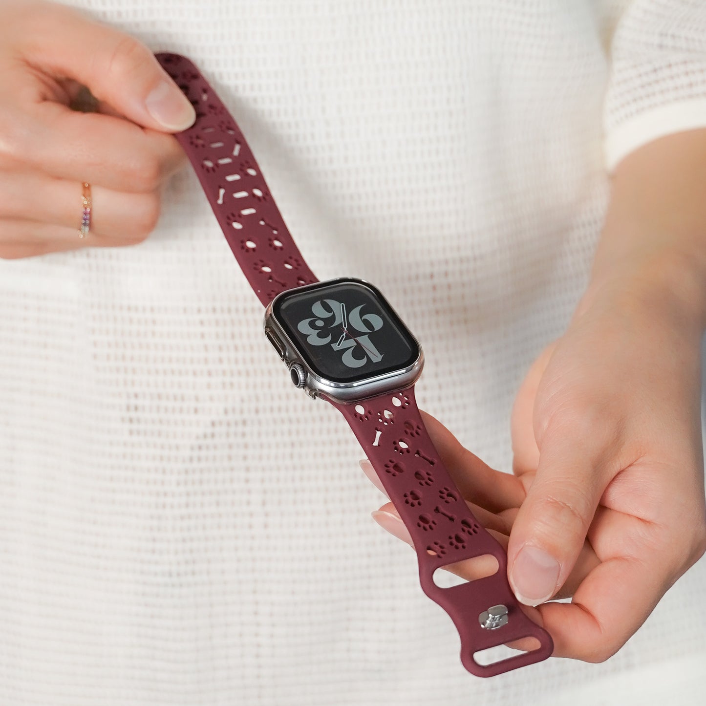 【NEW】シリコン 肉球 穴あき 犬 猫 アップルウォッチバンド Apple Watch ベルト