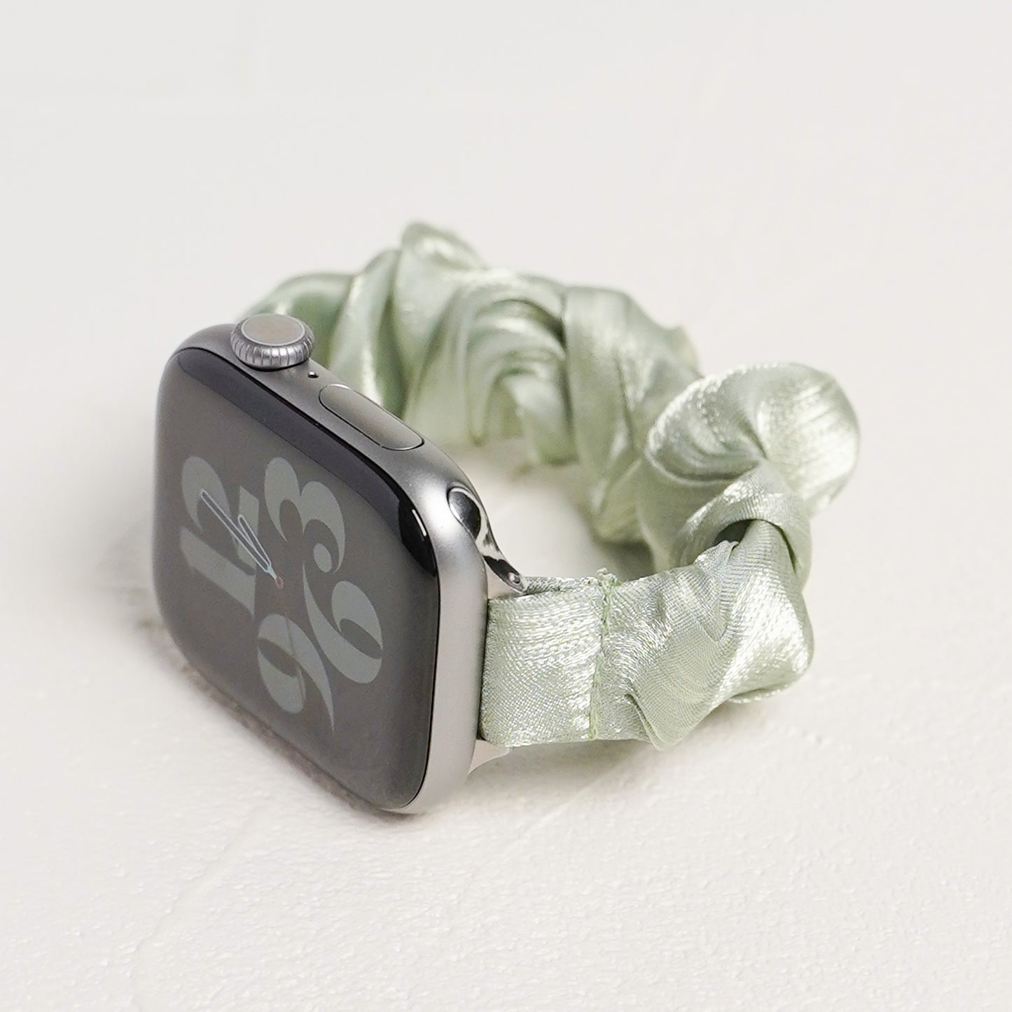 【NEW】スリム シュシュ サテン ゴム アップルウォッチバンド Apple Watch ベルト