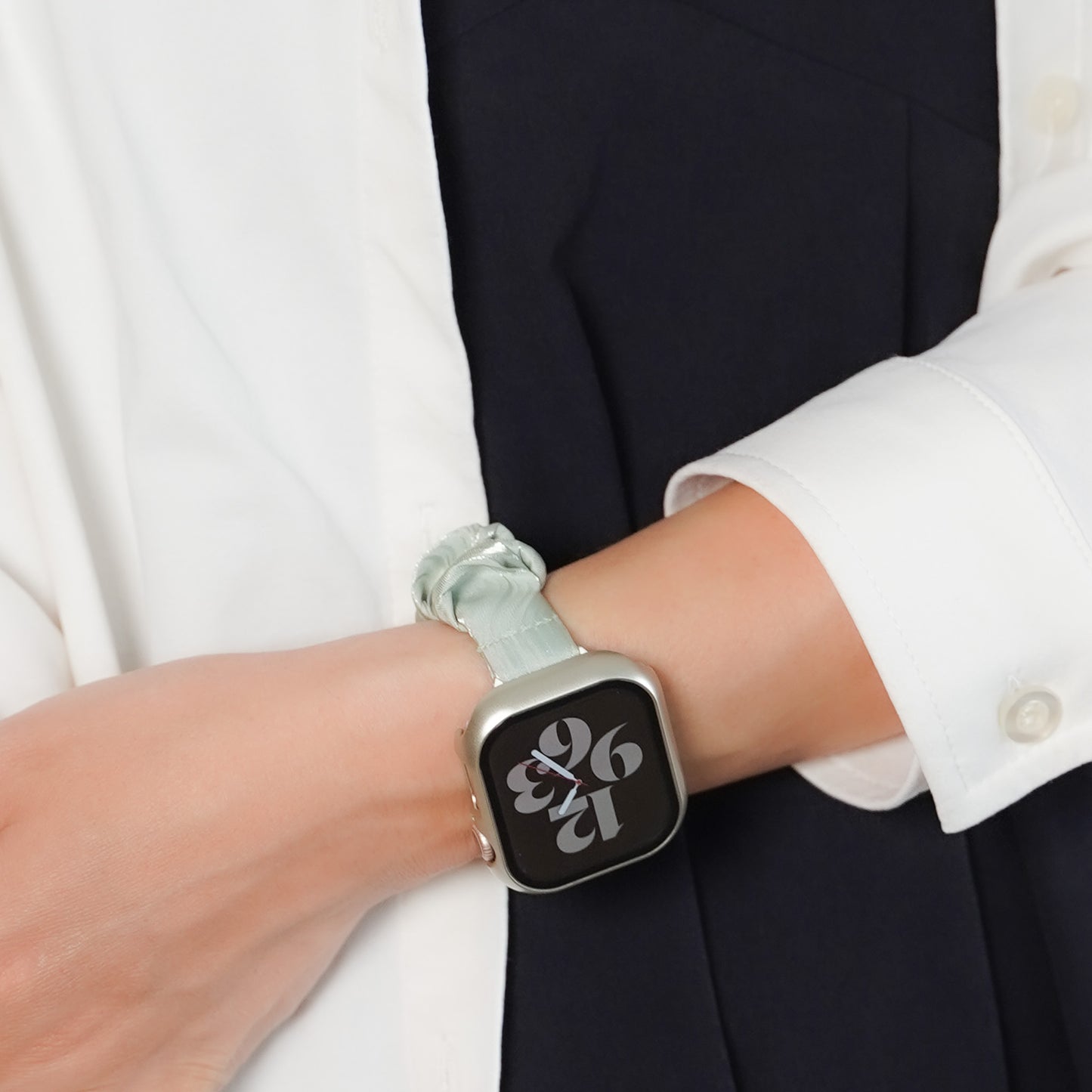 【NEW】スリム シュシュ サテン ゴム アップルウォッチバンド Apple Watch ベルト