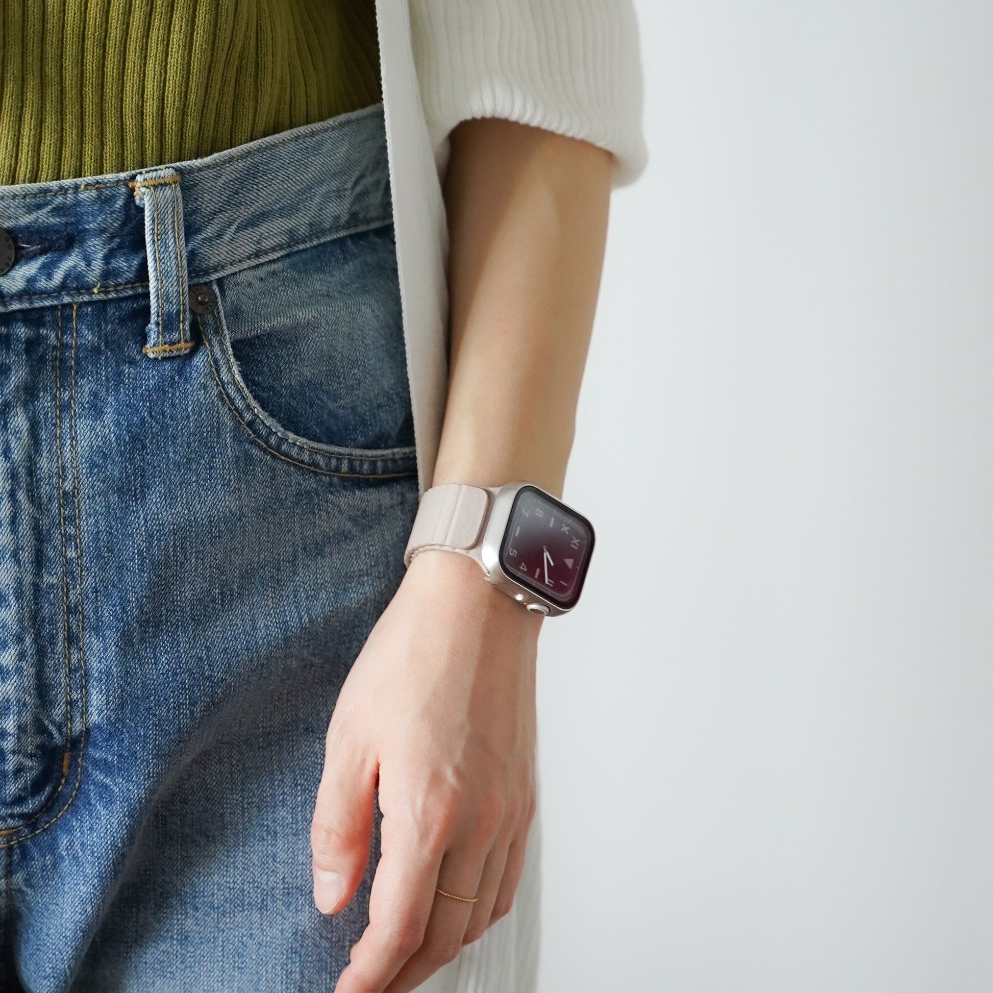 【新品】Apple Watch対応レザーベルト(カーフ型押し、シルバー)